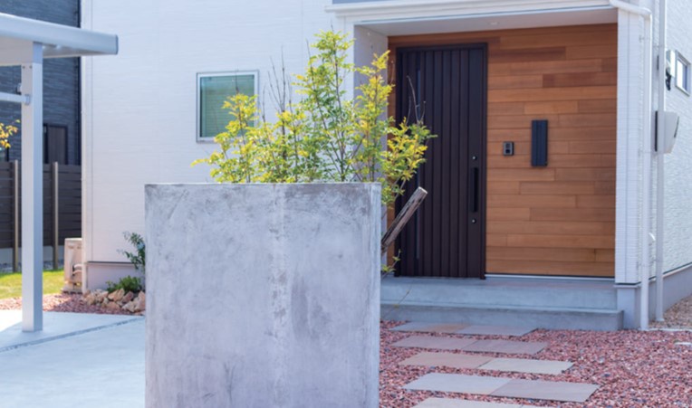 物の出入りで考える玄関と外構デザイン